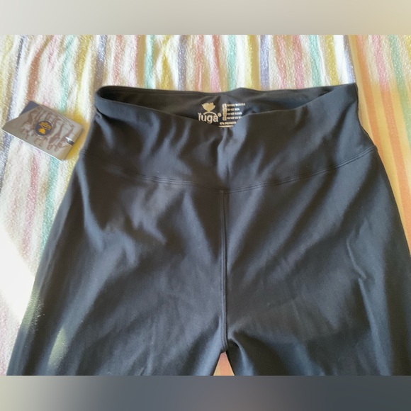 Iuga High Waisted Black Leggings NWT Lg - Picture 4 of 5